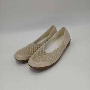 Beacon slip ons, size 7.5
